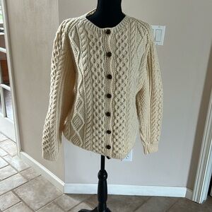 Vtg Inisfree cream wool cable knit chunky knit cardigan sweater L-XL